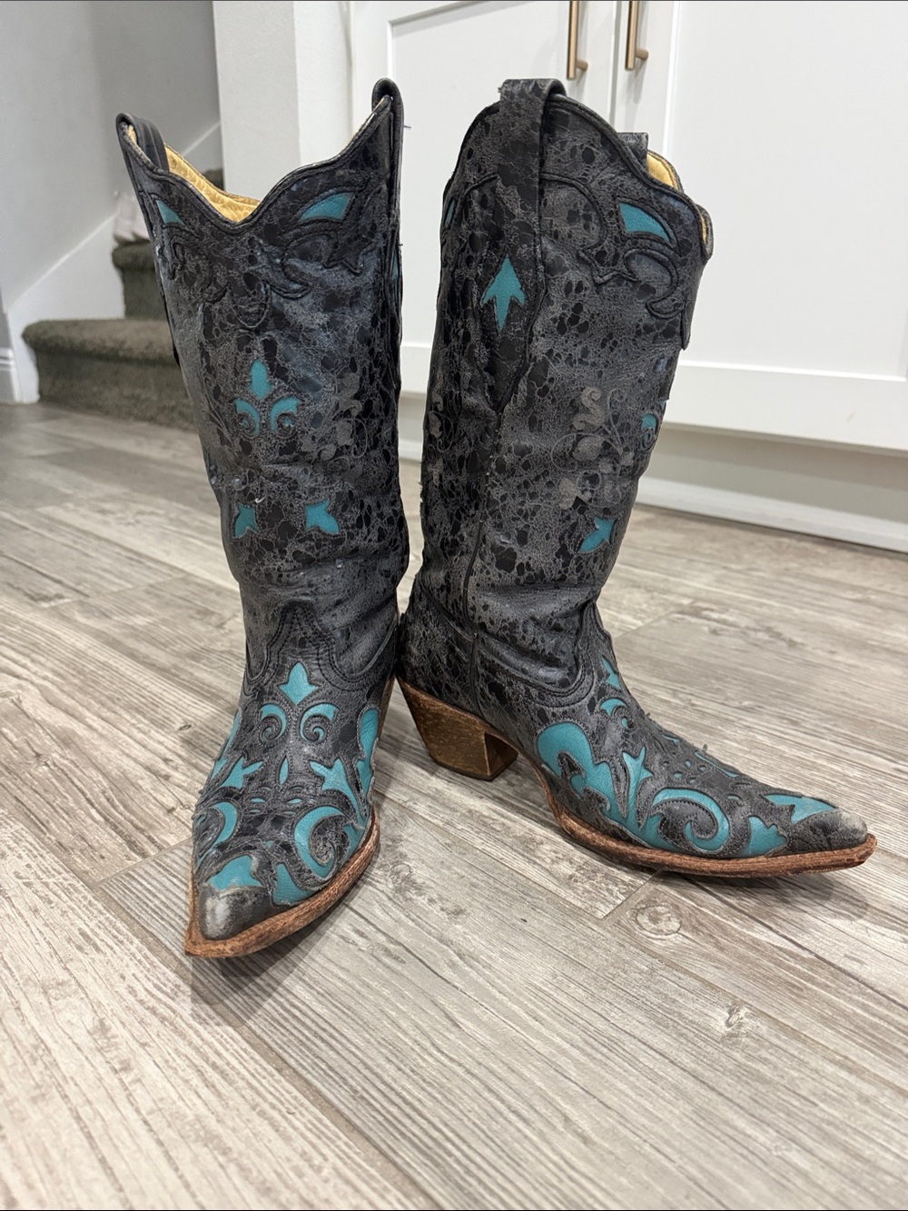 Corral Black Boots with Teal Inlay Western Embroidery size 8